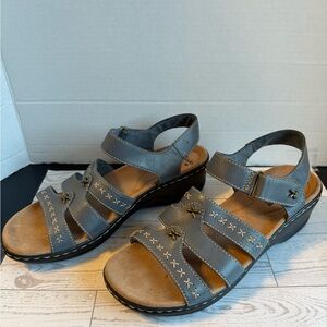 Clarks Blueish Gray Strappy Comfort Sandals with Velcro closure